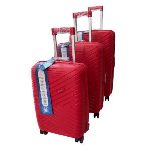Set de valijas GR TRAVEL 3 en 1 rojo de polipropileno irrompible 20 24 28 pulgadas con TSA sobre fondo blanco
